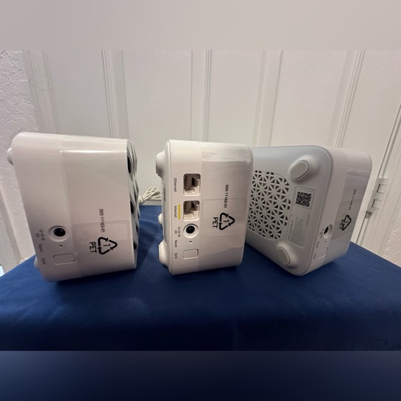 NETGEAR Orbi RBK13 AC1200 Mesh WiFi System with Router and 2 Satellite Extenders - Picture 3 of 6